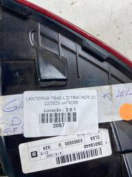 LANTERNA TRASEIRA DIREITA TRACKER 2020 A 2025 (CANTO) S/ LED