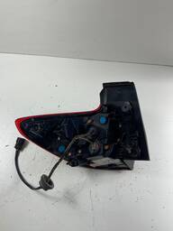 LANTERNA TRASEIRA DIREITA TRACKER 2020 A 2025 (CANTO) S/ LED