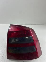 LANTERNA TRASEIRA DIREITA ASTRA SEDAN 2003 A 2012 FUME