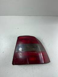 LANTERNA TRASEIRA DIREITA VECTRA 1997 A 1999 RÉ FUME