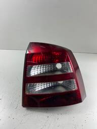LANTERNA TRASEIRA DIREITA ASTRA HATCH 2003 A 2012 FUME