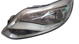 FAROL ESQUERDO FOCUS 2014 A 2015 CROMADO (DETALHES)