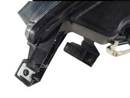 FAROL DIREITO RANGER 2017 A 2023 MASC NEGRA PISCA CRISTAL