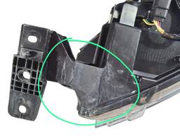 FAROL DIREITO RANGER 2017 A 2023 MASC NEGRA PISCA CRISTAL