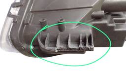 FAROL ESQUERDO KA 2018 A 2021 MASC NEGRA FRISO PRETO