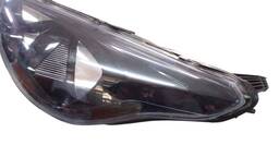 FAROL ESQUERDO KA 2018 A 2021 MASC NEGRA FRISO PRETO