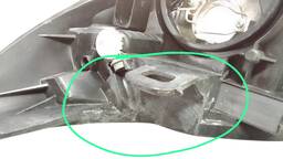 FAROL DIREITO FIESTA 2011 A 2014 AVARIA 