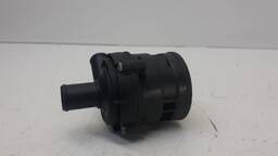 BOMBA D´AGUA AUXILIAR MERCEDES C180 1.8 2012 13 A 2016