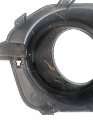 MOLDURA FAROL NEBLINA LADO ESQUERD  MITSUBISHI L200 ORIGINAL