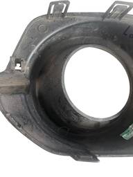 MOLDURA FAROL NEBLINA LADO DIR  MITSUBISHI L200 ORIGINAL