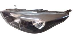 FAROL ESQUERDO KA 2018 A 2021 MASC NEGRA FRISO PRETO