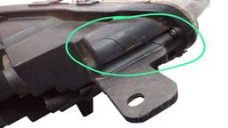 FAROL ESQUERDO KA 2018 A 2021 MASC NEGRA FRISO PRETO