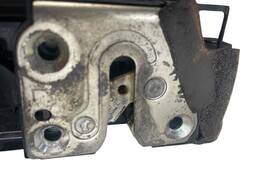 FECHADURA PORTA TRASEIRA ESQUERDA TIIDA 2008 A 2012