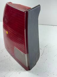 LANTERNA TRASEIRA ESQUERDA PASSAT 1996 À 2000 