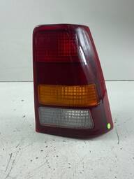 LANTERNA TRASEIRA DIREITA KADETT 1989 A 1998 TRICOLOR