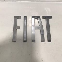 Emblema Grade Cromado Fiat Argo 18/21 Mobi Cronos Fiorino