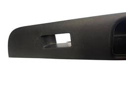 MOLDURA BOTÃO VIDRO TRASEIRO ESQUERDO NISSAN TIIDA 2009 2010