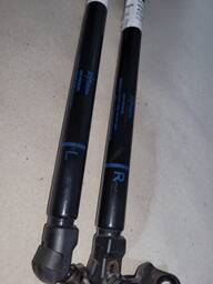 PAR AMORTECEDOR TAMPA TRASEIRA KICKS 2024 1.6 ACTIVE