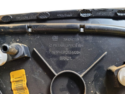 APLIQUE COLUNA TRASEIRO DIREITO ONIX 1.0 2023/.. 26404259