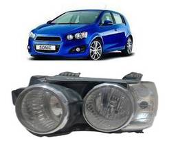 Farol Esquerdo Sonic 2012 a 2014 Aro Preto