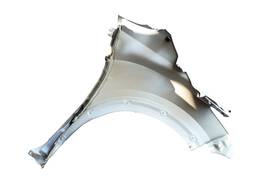 PARALAMA ESQUERDO KICKS 2017/ (DETALHE)