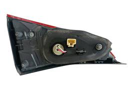 LANTERNA TRASEIRA DIREITA YARIS SEDAN 2019/(MALA) (AVARIA)