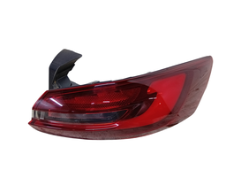 Lanterna Traseira Direita Fastback 2022/ (Canto)