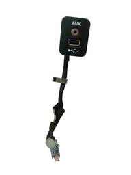 Entrada USB Auxiliar Fiat Freemont Dodge Journey 2011 a 2020