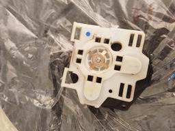 Motor Regulagem Retrovisor Esquerdo Gm S10 Trailblazer 12/17