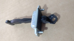 Limitador Da Porta Traseira Esquerda Kia Sportage 2011/2016