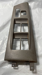 Moldura Comando Vidro Dianteiro Esquerdo Corolla 2003 Á 2007