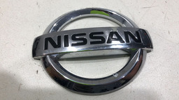 Emblema Cromado Tampa Traseira Nissan March Tiida Versa