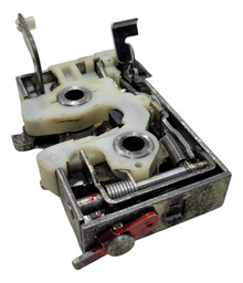 FECHADURA PORTA TRASEIRA VERSAILLES QUANTUM SANTANA 32783901