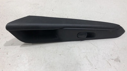 Moldura Botão Vidro Traseira Direita Nissan Kicks 2017 2018