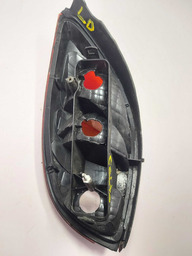 LANTERNA DIREITA GM CELTA 2000 A 2006 DETALHE 