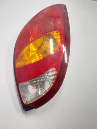 LANTERNA DIREITA GM CELTA 2000 A 2006 DETALHE 