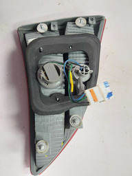 LANTERNA TRASEIRA DIREITA HB20 HATCH 2013 A 2019 DETALHE 