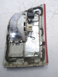 LANTERNA ESQUERDA DA TAMPA BMW X5 4.4 2008 A 2011DETALHE