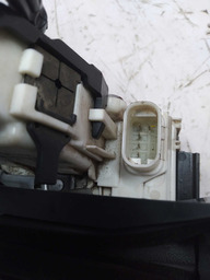 FECHADURA PORTA DIANT ESQ JEEP RENEGADE RAMPAGE TORO 16/..