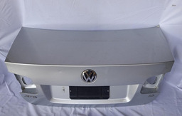 Tampa Traseira Jetta 2.5 2007 A 2010 Detalhe