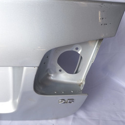 TAMPA TRASEIRA JETTA 2.5 2007 A 2010 DETALHE