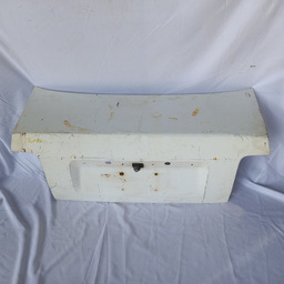 TAMPA TRASEIRA FIAT TEMPRA 1995 A 1999 DETALHE