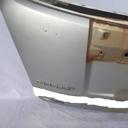 TAMPA TRASEIRA LIMPA S/ VIDRO E FRISO CAPTIVA 3.6 V6 08 A 15