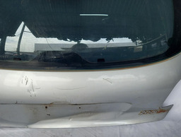 TAMPA TRASEIRA PEUGEOT 206 2001 2002 2003 A 2008 DETALHES