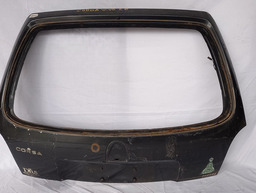 TAMPA TRASEIRA CORSA WIND 2P 1995 1996 A 2004 DETALHE  PEQ