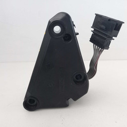 MÓDULO AMPLIFICADOR PORTA D. DIREITO JETTA 2007/2010 DETALHE