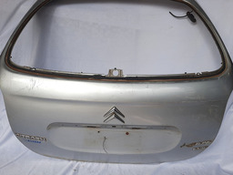 TAMPA TRASEIRA XSARA PICASSO 1998 A 2012 DETALHE