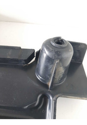 DEFLETOR PAINEL DIREITO PEUGEOT 208 2013 A 2019 DETALHE