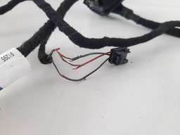 CHICOTE PORTA TRASEIRA ESQUERDA JEEP RENEGADE 17/21 DETALHE