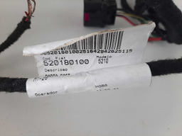 CHICOTE PORTA TRASEIRA ESQUERDA JEEP RENEGADE 17/21 DETALHE